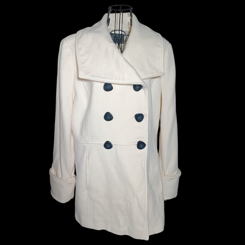 ANTONIO MELANI Cream Peacoat with Wide Lapels